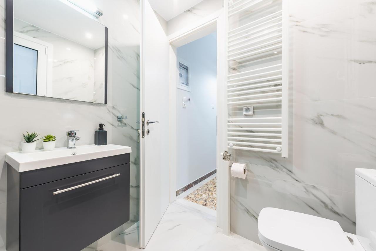 K&D Apartment In City Center เอเธนส์ ภายนอก รูปภาพ